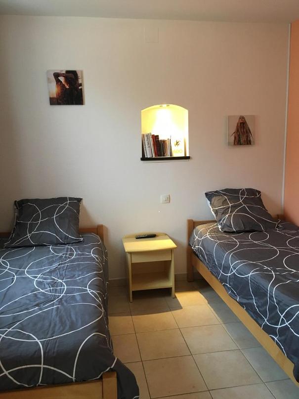 Les Chenes Chez Jo Et Aime Panzió Régusse Kültér fotó